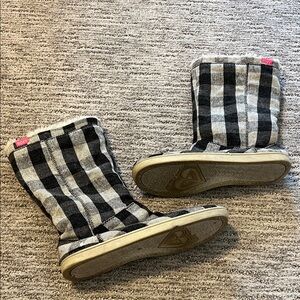 Roxy Black and White Checkered womens boots sz 7.5